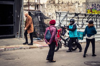 Tel Aviv, İsrail, 19 Ocak 2026 Floransa bölgesinde gezintiye çıkmış, tarihi Bauhaus binalarından modern konutlara kadar uzanan eşsiz mimari mirasıyla tanınmış..