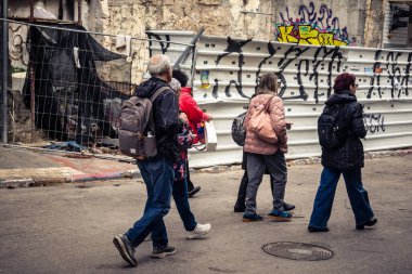 Tel Aviv, İsrail, 19 Ocak 2026 Floransa bölgesinde gezintiye çıkmış, tarihi Bauhaus binalarından modern konutlara kadar uzanan eşsiz mimari mirasıyla tanınmış..