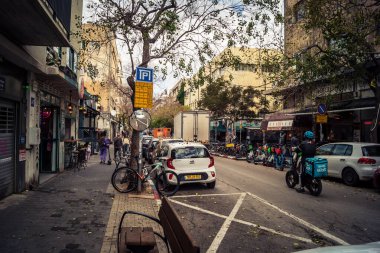 Tel Aviv, İsrail, 19 Ocak 2026 Florentin Mahallesi, şehrin eşsiz mimari mirasını betimliyor. Tarihi Bauhaus 'tan modern konut tasarımlarına kadar uzanan bu yapılar.