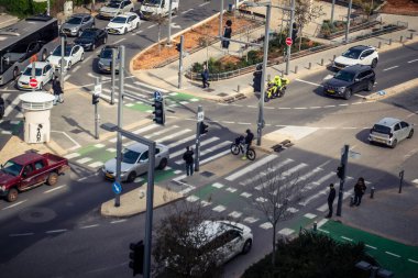 Tel Aviv, İsrail, 21 Ocak 2026 Floransa bölgesinde gezintiye çıkmış, tarihi Bauhaus binalarından modern konutlara kadar uzanan eşsiz mimari mirasıyla tanınmış..