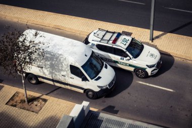 Tel Aviv, İsrail, 21 Ocak 2026 İsrail polis arabası Tel Aviv sokaklarında devriye geziyor..
