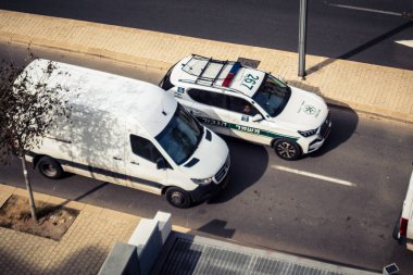 Tel Aviv, İsrail, 21 Ocak 2026 İsrail polis arabası Tel Aviv sokaklarında devriye geziyor..