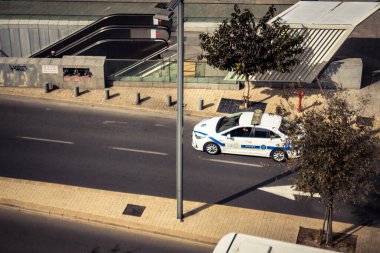 Tel Aviv, İsrail, 21 Ocak 2026 İsrail polis arabası Tel Aviv sokaklarında devriye geziyor..