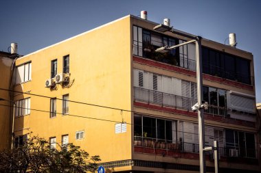 Tel Aviv, İsrail, 23 Ocak 2026 Cityscape, şehrin eşsiz mimari mirasını gösteriyor. Tarihi Bauhaus 'tan modern konut tasarımlarına kadar uzanan bu yapılar.