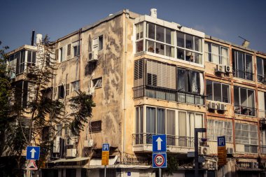 Tel Aviv, İsrail, 23 Ocak 2026 Cityscape, şehrin eşsiz mimari mirasını gösteriyor. Tarihi Bauhaus 'tan modern konut tasarımlarına kadar uzanan bu yapılar.