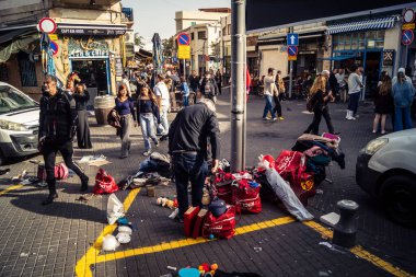 Tel Aviv, İsrail, 23 Ocak 2026 Shuk Hapishpishim bit pazarının genel görünümü. Tedarikçiler, kentin çok kültürlü yapısını yansıtan çeşitli antikalar, eski eşyalar ve yerel el sanatları sergiliyorlar..