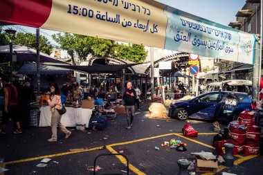 Tel Aviv, İsrail, 23 Ocak 2026 Shuk Hapishpishim bit pazarının genel görünümü. Tedarikçiler, kentin çok kültürlü yapısını yansıtan çeşitli antikalar, eski eşyalar ve yerel el sanatları sergiliyorlar..