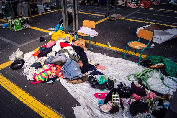 Tel Aviv, İsrail, 23 Ocak 2026 Shuk Hapishpishim bit pazarının genel görünümü. Tedarikçiler, kentin çok kültürlü yapısını yansıtan çeşitli antikalar, eski eşyalar ve yerel el sanatları sergiliyorlar..