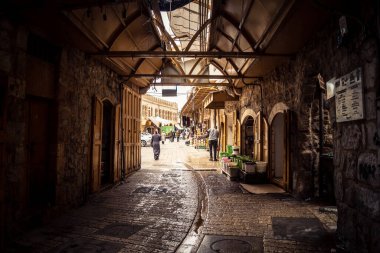 Hebron, Batı Şeria, 29 Ocak 2026 Mühürlü Kapılar Eski Şehir çorbasının yanında. Askeri kısıtlamalar ve kapatmalar yerel işletmeleri kapatmaya zorladı ve tarihi pazarı boş bıraktı.