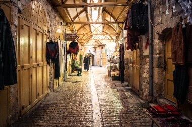 Hebron, Batı Şeria, 29 Ocak 2026 Mühürlü Kapılar Eski Şehir çorbasının yanında. Askeri kısıtlamalar ve kapatmalar yerel işletmeleri kapatmaya zorladı ve tarihi pazarı boş bıraktı.