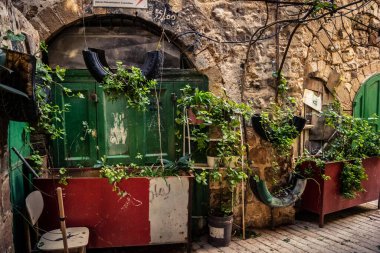 Hebron, Batı Şeria, 29 Ocak 2026 El Halil 'deki antik taş mimari ve sokak genel görünümü. Tarihi kireçtaşı binalar, asırlık tarihin sessiz tanıkları olarak duruyor..