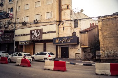 Hebron, Batı Şeria, 30 Ocak 2026 bu cuma El Halil şehrinde terk edilmiş sokaklar ve boş alışveriş bölgeleri. Dinlenme günü boyunca şehrin genel görünümü.