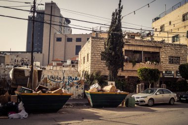 Hebron, Batı Şeria, 30 Ocak 2026 bu cuma El Halil şehrinde terk edilmiş sokaklar ve boş alışveriş bölgeleri. Dinlenme günü boyunca şehrin genel görünümü.