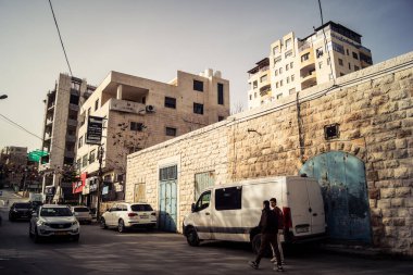 Hebron, Batı Şeria, 30 Ocak 2026 bu cuma El Halil şehrinde terk edilmiş sokaklar ve boş alışveriş bölgeleri. Dinlenme günü boyunca şehrin genel görünümü.