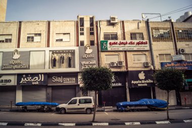 Hebron, Batı Şeria, 30 Ocak 2026 bu cuma El Halil şehrinde terk edilmiş sokaklar ve boş alışveriş bölgeleri. Dinlenme günü boyunca şehrin genel görünümü.