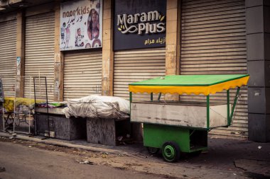 Hebron, Batı Şeria, 30 Ocak 2026 bu cuma El Halil şehrinde terk edilmiş sokaklar ve boş alışveriş bölgeleri. Dinlenme günü boyunca şehrin genel görünümü.