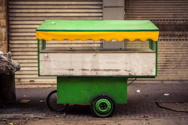 Hebron, Batı Şeria, 30 Ocak 2026 bu cuma El Halil şehrinde terk edilmiş sokaklar ve boş alışveriş bölgeleri. Dinlenme günü boyunca şehrin genel görünümü.