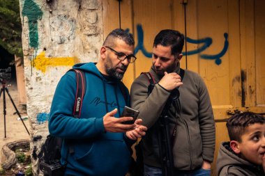 Hebron, Filistin Toprakları, 5 Şubat 2026 Profesyonel Filistinli gazeteciler ve yerel medya ekipleri Batı Şeria 'nın kalbinde günlük gerçekleri ve devam eden durumu belgeliyorlar..