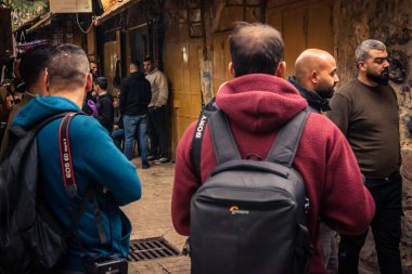 Hebron, Filistin Toprakları, 5 Şubat 2026 Profesyonel Filistinli gazeteciler ve yerel medya ekipleri Batı Şeria 'nın kalbinde günlük gerçekleri ve devam eden durumu belgeliyorlar..