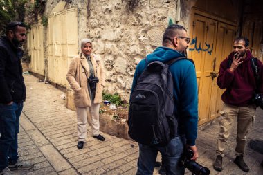 Hebron, Filistin Toprakları, 5 Şubat 2026 Profesyonel Filistinli gazeteciler ve yerel medya ekipleri Batı Şeria 'nın kalbinde günlük gerçekleri ve devam eden durumu belgeliyorlar..