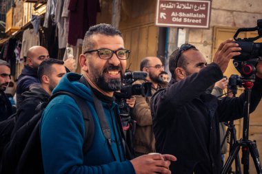 Hebron, Filistin Toprakları, 5 Şubat 2026 Profesyonel Filistinli gazeteciler ve yerel medya ekipleri Batı Şeria 'nın kalbinde günlük gerçekleri ve devam eden durumu belgeliyorlar..