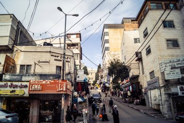 Hebron, Batı Şeria, 9 Şubat 2026 Atmosfer ve Hebron H2 sektöründeki sokak sahneleri. İsrail 'in güvenlik kontrolü altındaki Filistin bölgesindeki günlük hayatı ve kentsel manzarayı belgelemek.