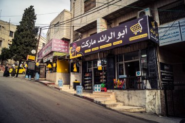 Hebron, Batı Şeria, 9 Şubat 2026 Atmosfer ve Hebron H2 sektöründeki sokak sahneleri. İsrail 'in güvenlik kontrolü altındaki Filistin bölgesindeki günlük hayatı ve kentsel manzarayı belgelemek.