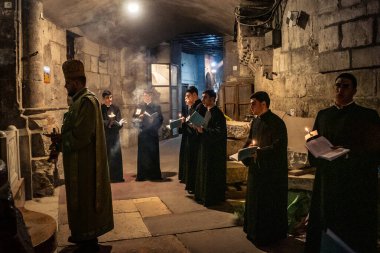 Tel Aviv, İsrail, 23 Şubat 2026 modern şehir silueti ve şehir mimarisi geniş bir bakış açısı. Şehir manzarası, Tel Aviv 'de güneşli bir günde Akdeniz metropolünün hızlı gelişimi ve Hitech atmosferini gösteriyor..