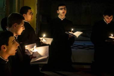 Tel Aviv, İsrail, 23 Şubat 2026 modern şehir silueti ve şehir mimarisi geniş bir bakış açısı. Şehir manzarası, Tel Aviv 'de güneşli bir günde Akdeniz metropolünün hızlı gelişimi ve Hitech atmosferini gösteriyor..