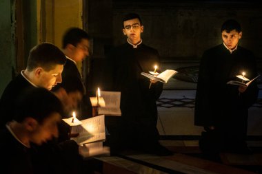 Tel Aviv, İsrail, 23 Şubat 2026 modern şehir silueti ve şehir mimarisi geniş bir bakış açısı. Şehir manzarası, Tel Aviv 'de güneşli bir günde Akdeniz metropolünün hızlı gelişimi ve Hitech atmosferini gösteriyor..