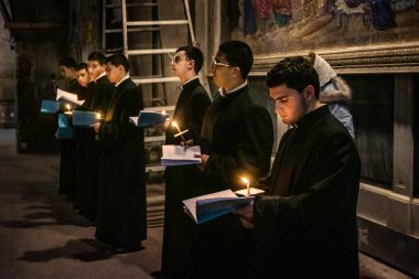 Tel Aviv, İsrail, 23 Şubat 2026 modern şehir silueti ve şehir mimarisi geniş bir bakış açısı. Şehir manzarası, Tel Aviv 'de güneşli bir günde Akdeniz metropolünün hızlı gelişimi ve Hitech atmosferini gösteriyor..