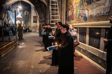 Tel Aviv, İsrail, 23 Şubat 2026 modern şehir silueti ve şehir mimarisi geniş bir bakış açısı. Şehir manzarası, Tel Aviv 'de güneşli bir günde Akdeniz metropolünün hızlı gelişimi ve Hitech atmosferini gösteriyor..