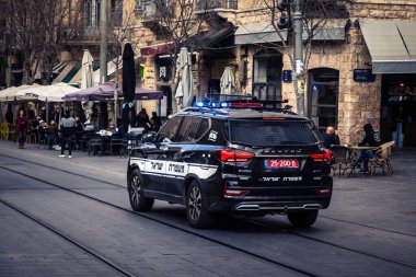 Tel Aviv, İsrail, 23 Şubat 2026 modern şehir silueti ve şehir mimarisi geniş bir bakış açısı. Şehir manzarası, Tel Aviv 'de güneşli bir günde Akdeniz metropolünün hızlı gelişimi ve Hitech atmosferini gösteriyor..