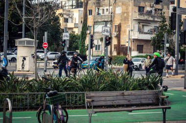 Tel Aviv, İsrail - 23 Şubat 2026: Tel Aviv 'deki kentsel çevre ve sokakların detaylı bir görüntüsü. Sahne, bu modern Akdeniz Hitech şehir merkezinin günlük yaşamını, mimarisini ve çeşitli atmosferini yansıtıyor..