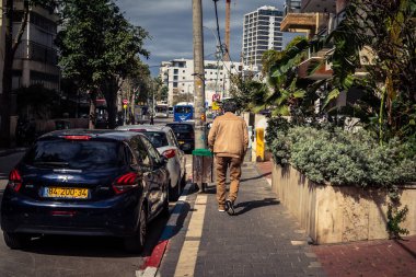 Tel Aviv, İsrail - 25 Şubat 2026: Tel Aviv 'deki kentsel çevre ve sokakların detaylı bir görüntüsü. Sahne, bu modern Akdeniz Hitech şehir merkezinin günlük yaşamını, mimarisini ve çeşitli atmosferini yansıtıyor..