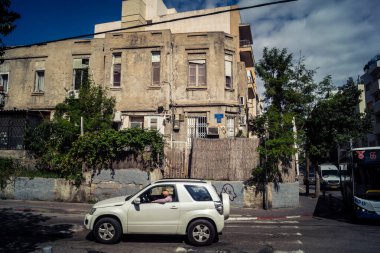 Tel Aviv, İsrail - 25 Şubat 2026: Tel Aviv 'deki kentsel çevre ve sokakların detaylı bir görüntüsü. Sahne, bu modern Akdeniz Hitech şehir merkezinin günlük yaşamını, mimarisini ve çeşitli atmosferini yansıtıyor..