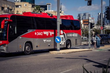 Tel Aviv, İsrail, 26 Şubat 2026, Rothschild Bulvarı 'ndaki şehir trafiği, yoğun araba ve otobüs akışı, hareket halindeki elektrikli scooter' lar ve bisikletler, şehir yaşam enerjisi ve sokak dinamikleri, yoğun yoğun yoğun yoğun yoğun yoğun yoğun yoğun yoğun yoğun yoğun yoğun yoğun yoğun yoğun yoğun yoğun yoğun yoğun yoğun yoğun yoğun yoğun yoğun yoğun yoğun yoğun yoğun yoğun yoğun yoğun yoğun yoğun yoğun yoğun yoğun yoğun yoğun yoğun yoğun yoğun yoğun yoğun yoğun karşılaşıyor..