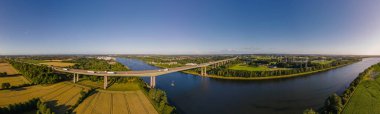 Alman otobanı A7 'nin havadan görünüşü, Avrupa karayolu E45 Rendsburg, Almanya.