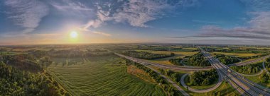 Alman otobanı A7 'nin havadan görünüşü, Avrupa karayolu E45 Rendsburg, Almanya.