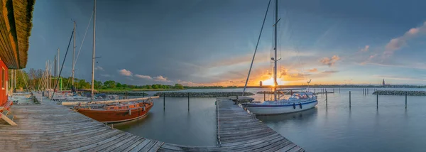 Sailing Boats Stowed Pier Lit Evening Sun Sunset Small Harbor — Stock Photo, Image