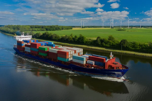 Nave Container Sul Canale Kiel Mulino Vento Sullo Sfondo — Foto Stock