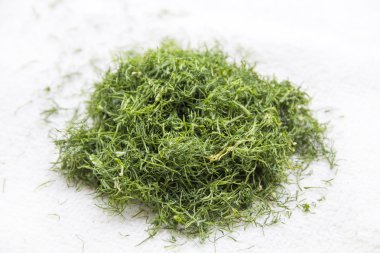  Kuru dereotu baharat