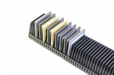 Plastik çerçeve içindeki eski slaytları