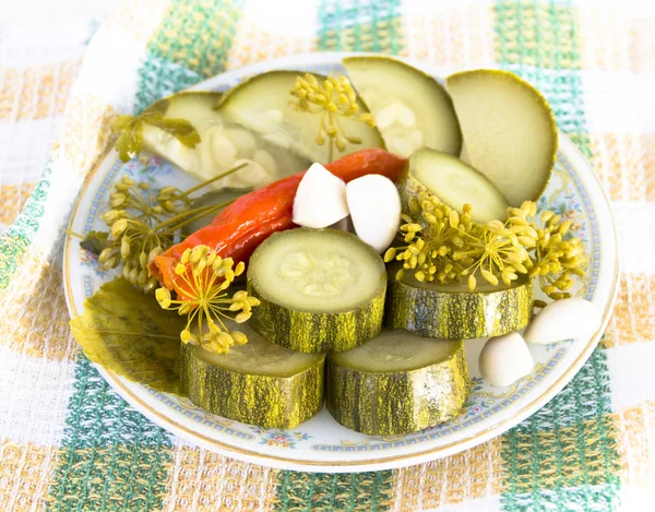 Bir plaka üzerinde Marine kabak