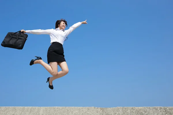 Salto mulher de negócios bem sucedido — Fotografia de Stock