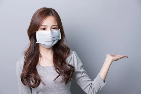 A Woman wears a mask — Stock Photo, Image