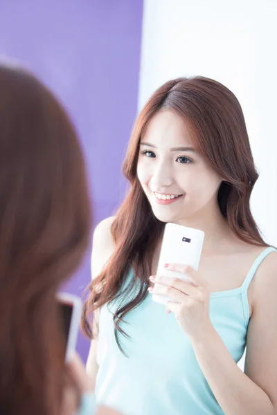 Smile woman take selfie — Stock Photo, Image