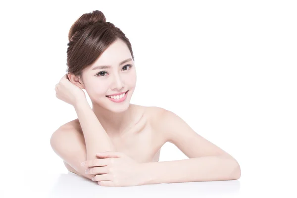 Charmiga asiatisk kvinna leende — Stockfoto