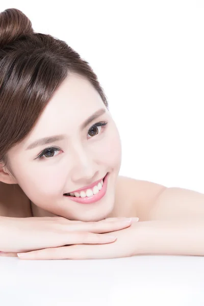 매력적인 아시아 여자 미소 — 스톡 사진
