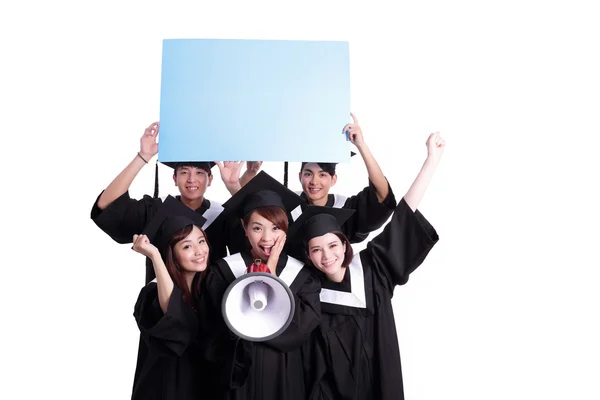 Glückliche Absolventen Student zeigen Plakatwand — Stockfoto